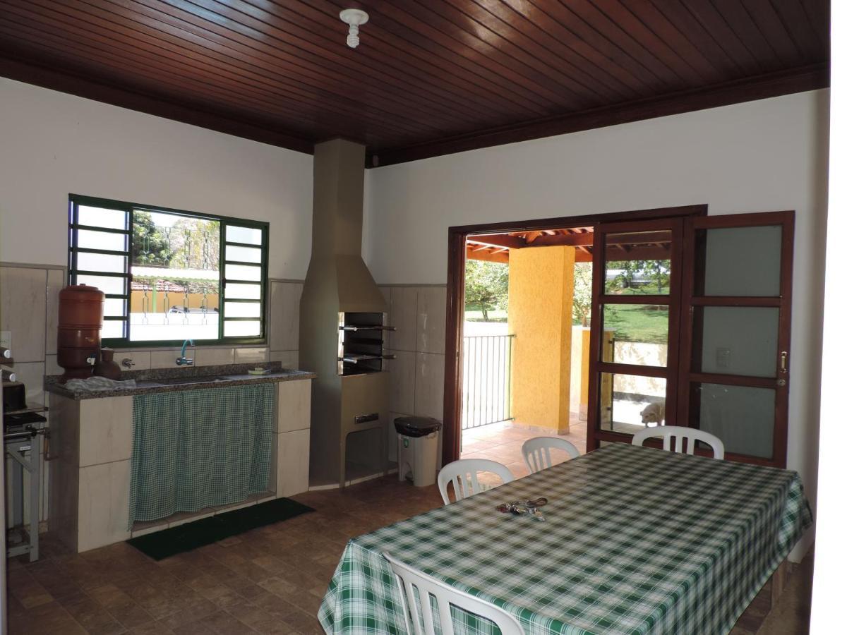 Villa Sitio Sebastiao Pereira Jambeiro Exterior foto