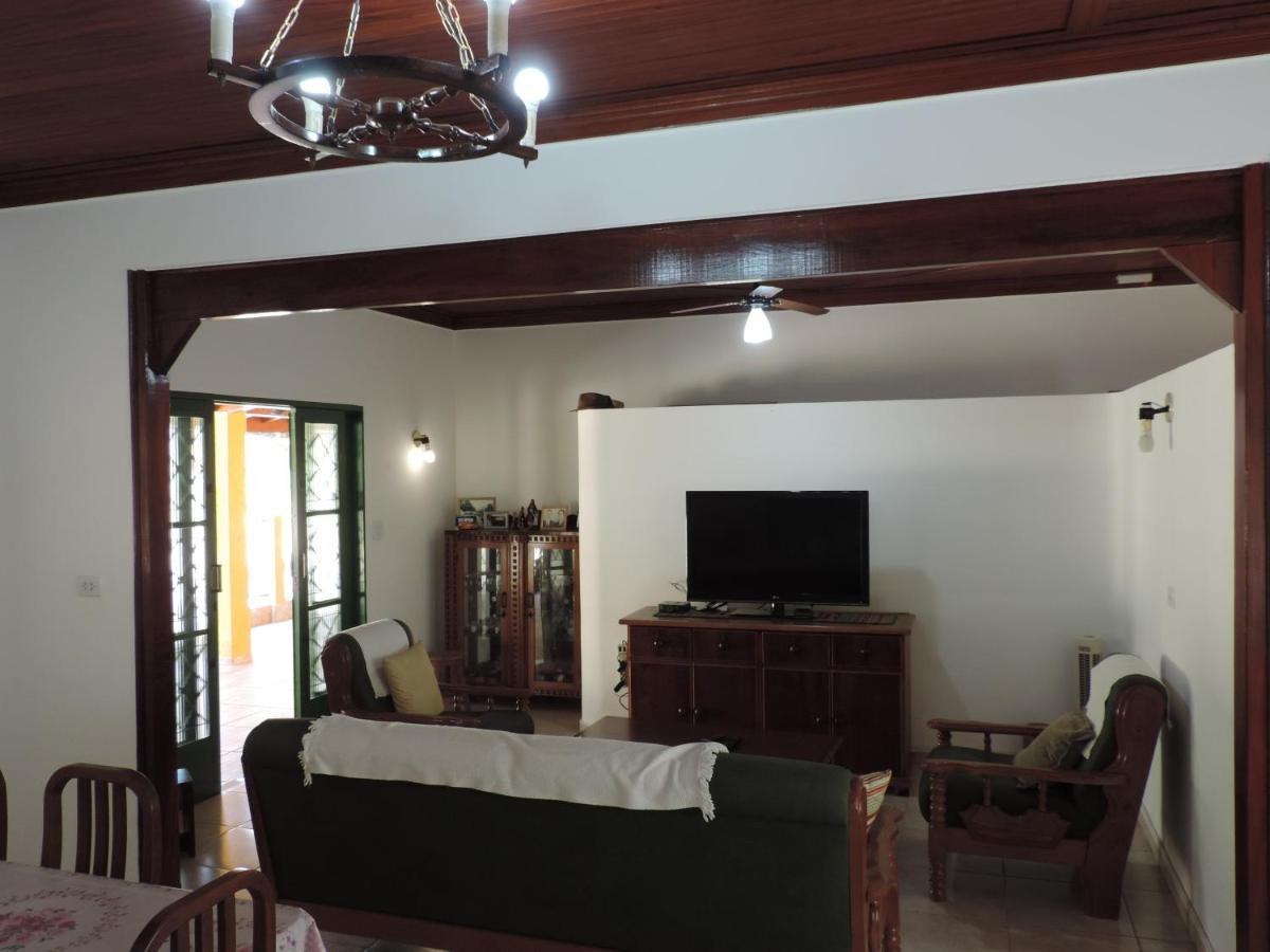 Villa Sitio Sebastiao Pereira Jambeiro Exterior foto